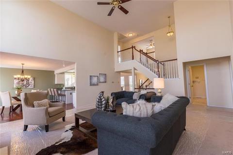 152 Brighthurst Dr, Chesterfield, MO 63005 photo 9