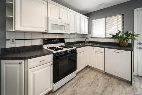 400 Palermo, Ballwin, MO 63021 photo 10