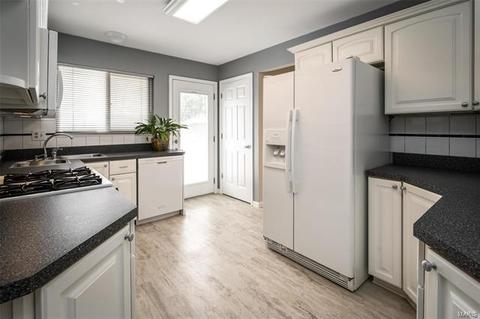 400 Palermo, Ballwin, MO 63021 photo 9