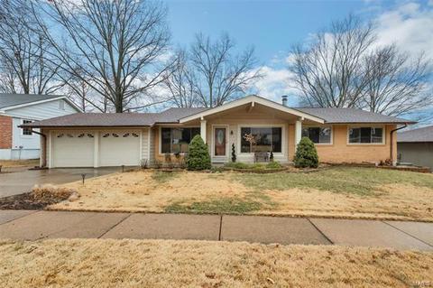 812 Wayfarer Dr, Manchester, MO 63021 photo 1