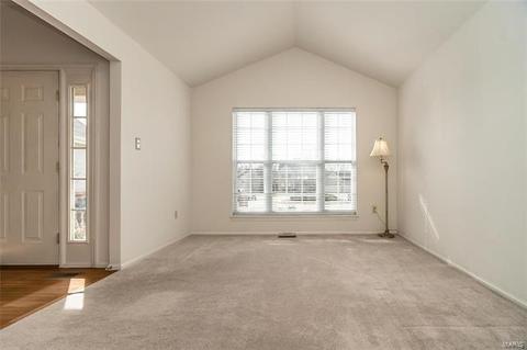 5529 Hennsley Cir, Weldon Spring, MO 63304 photo 12