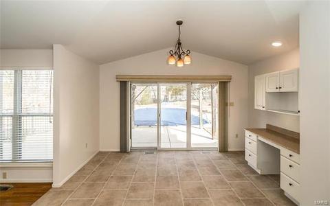 5529 Hennsley Cir, Weldon Spring, MO 63304 photo 28