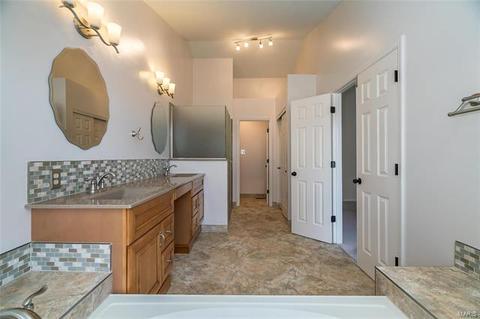 5529 Hennsley Cir, Weldon Spring, MO 63304 photo 37
