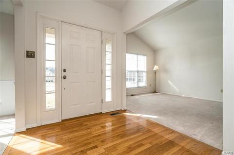 5529 Hennsley Cir, Weldon Spring, MO 63304 photo 8