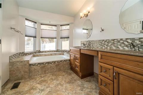 5529 Hennsley Cir, Weldon Spring, MO 63304 photo 34