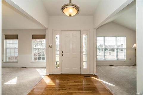 5529 Hennsley Cir, Weldon Spring, MO 63304 photo 7