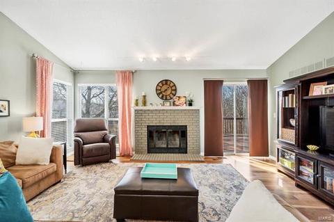 1415 Greenfield Crossing Ct, Ballwin, MO 63021 photo 9