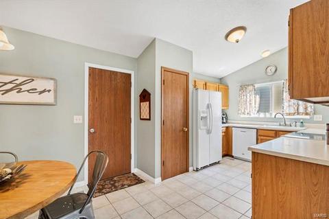 1415 Greenfield Crossing Ct, Ballwin, MO 63021 photo 10