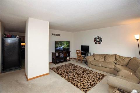 707 Wild Walnut Ln, Manchester, MO 63021 photo 3