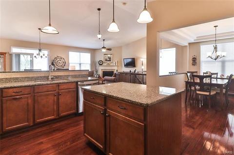 945 Summit Oaks Dr, Eureka, MO 63025 photo 17