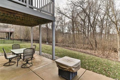 945 Summit Oaks Dr, Eureka, MO 63025 photo 3