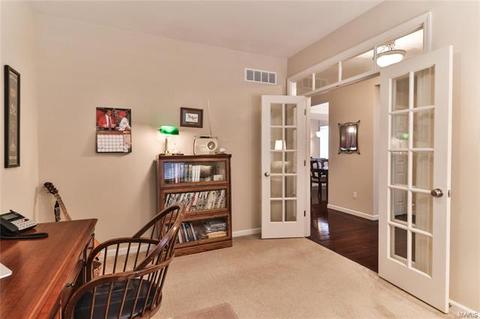 945 Summit Oaks Dr, Eureka, MO 63025 photo 8