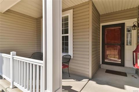 945 Summit Oaks Dr, Eureka, MO 63025 photo 4