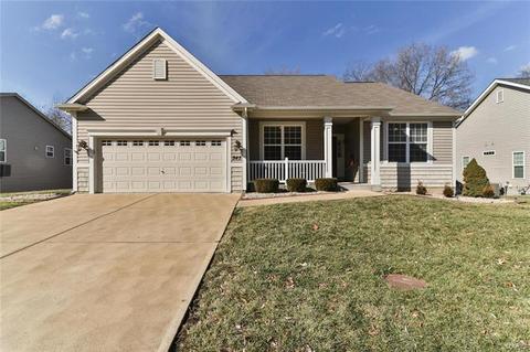 945 Summit Oaks Dr, Eureka, MO 63025 photo 1