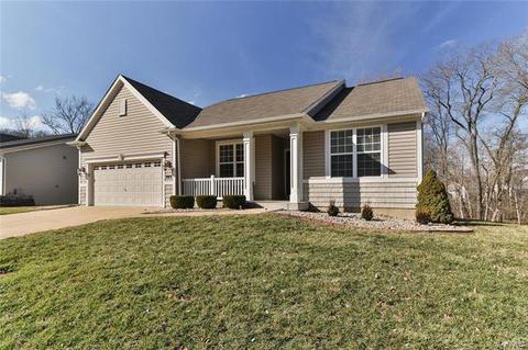 945 Summit Oaks Dr, Eureka, MO 63025 photo 2