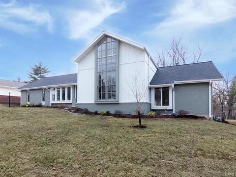 403 Iron Lantern Dr, Ballwin, MO 63011 photo 2