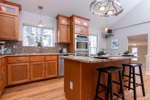 403 Iron Lantern Dr, Ballwin, MO 63011 photo 10