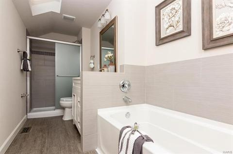 403 Iron Lantern Dr, Ballwin, MO 63011 photo 21