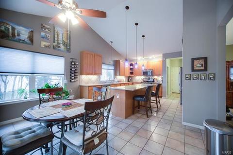 1071 Pearview Dr, Saint Peters, MO 63376 photo 7