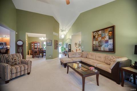 1071 Pearview Dr, Saint Peters, MO 63376 photo 4