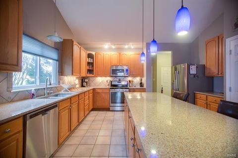 1071 Pearview Dr, Saint Peters, MO 63376 photo 9