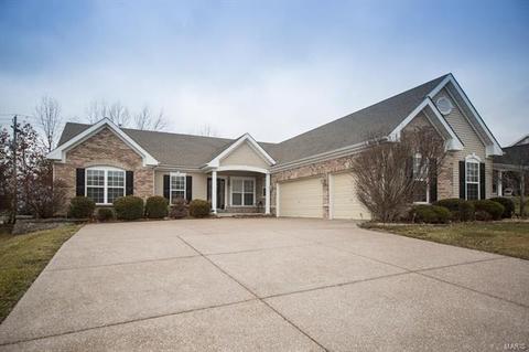 1071 Pearview Dr, Saint Peters, MO 63376 photo 1