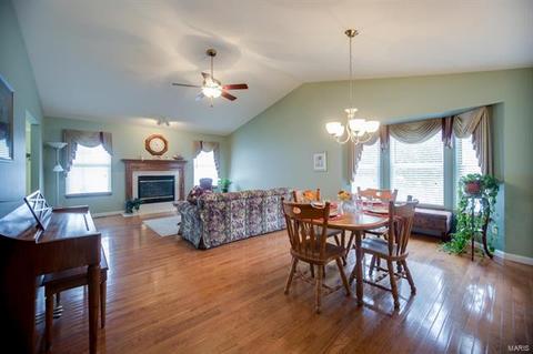 2 Spring Oaks Dr, Saint Charles, MO 63303 photo 8