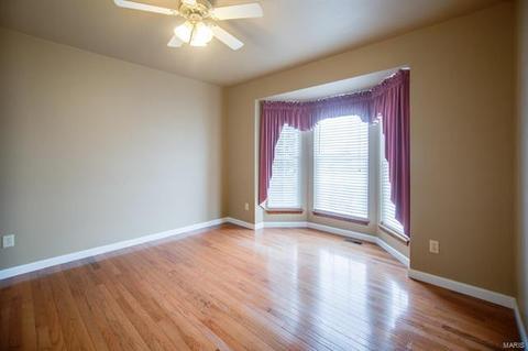 2 Spring Oaks Dr, Saint Charles, MO 63303 photo 4