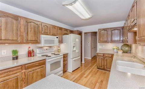 633 Highview Circle Dr, Ballwin, MO 63021 photo 12