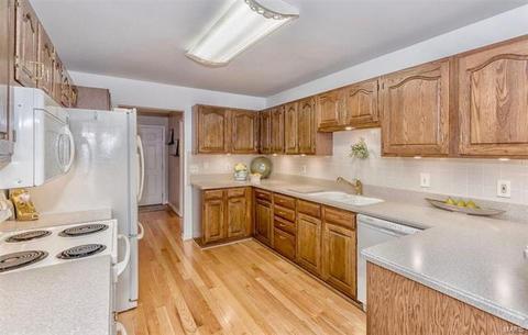 633 Highview Circle Dr, Ballwin, MO 63021 photo 13