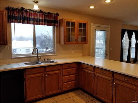 267 Brougham Dr, O'fallon, MO 63368 photo 3