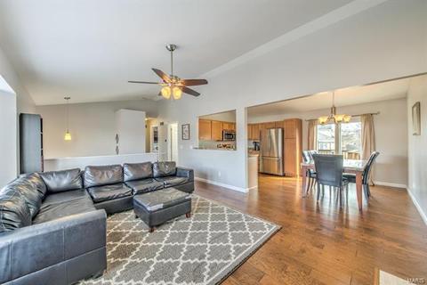 2426 Sansonnet Ln, O'fallon, MO 63368 photo 3