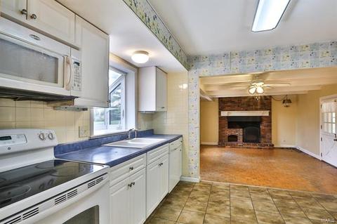 25 Cloverleaf Ln, Manchester, MO 63011 photo 5