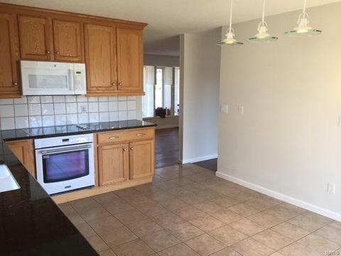 485 Sunstone Dr, Ballwin, MO 63011 photo 15