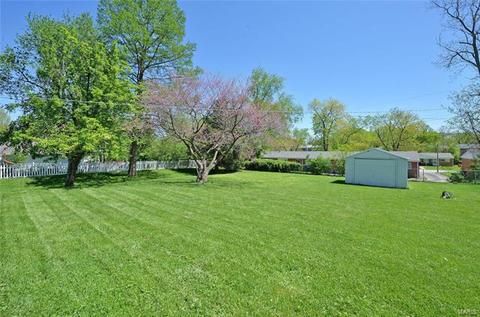 228 Saint Marys Dr, Ballwin, MO 63021 photo 2