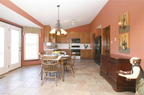 1216 Red Orchard Ct, O'fallon, MO 63368 photo 8