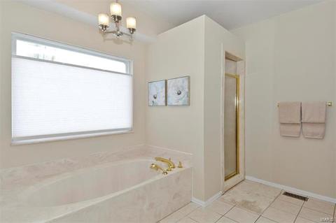16023 Forest Valley Dr, Ballwin, MO 63021 photo 19