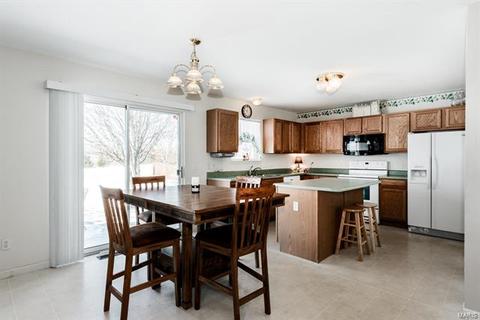 137 Grey Wolf Dr, O'fallon, MO 63366 photo 5