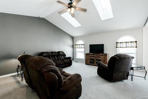 137 Grey Wolf Dr, O'fallon, MO 63366 photo 3