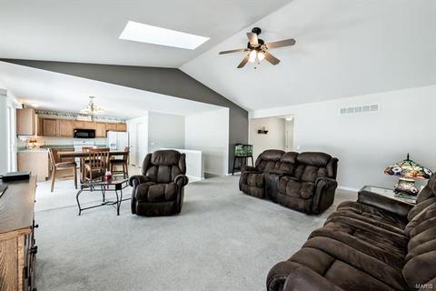 137 Grey Wolf Dr, O'fallon, MO 63366 photo 4