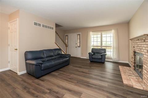 429 Oaktree Crossing Ct, Ballwin, MO 63021 photo 3