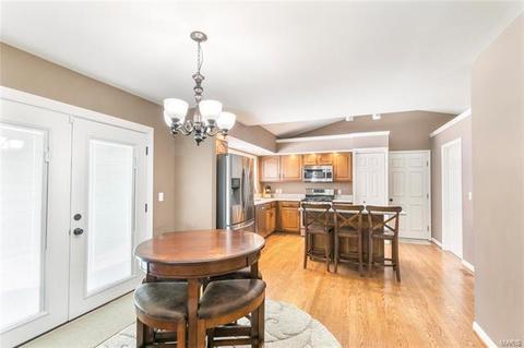 409 Sundowner Ridge Ct, Wildwood, MO 63011 photo 8