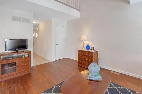 1313 Tahoe Valley Ct, Ballwin, MO 63021 photo 7