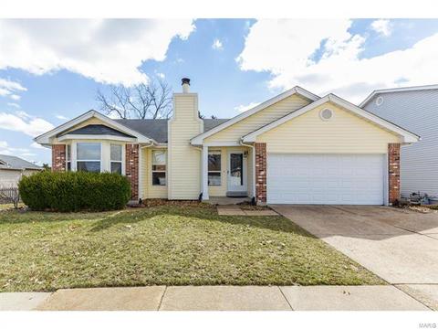 492 Tumulty Dr, Ballwin, MO 63021 photo 1