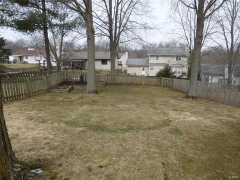 601 Rustic Valley Dr, Ballwin, MO 63021 photo 3