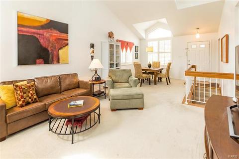 1806 Ridgeview Circle Dr, Ballwin, MO 63021 photo 3