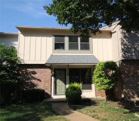 2347 Hidden Meadow Ln, Ballwin, MO 63021 photo 1