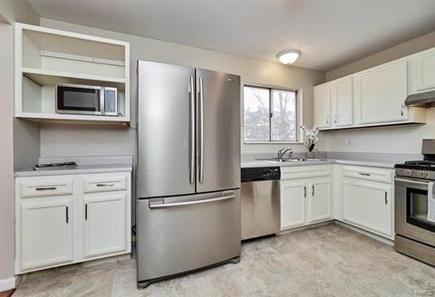 400 Coventry Ln, Manchester, MO 63021 photo 8