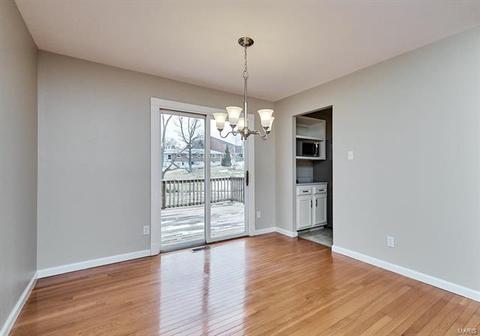 400 Coventry Ln, Manchester, MO 63021 photo 4