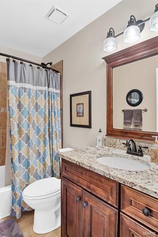 1043 Johanna Dr, Ballwin, MO 63021 photo 21